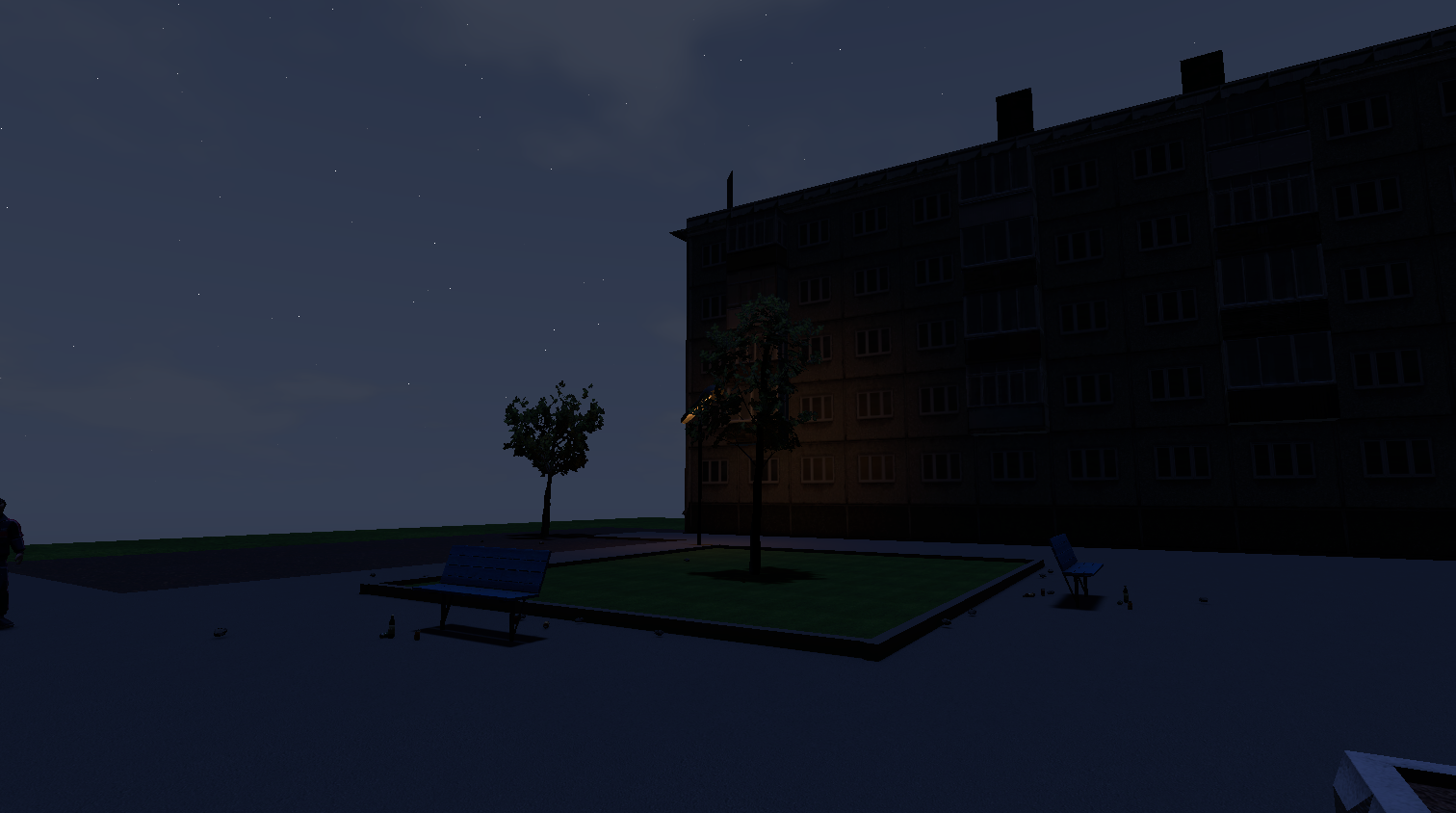 Ночной двор с освещёнными окнами в Project Yard